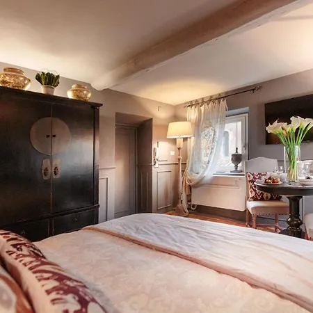 Apartment The Palatial Lucca