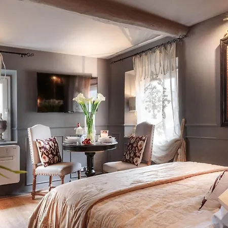 The Palatial Apartment *